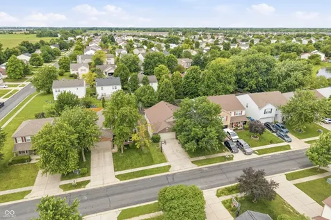 5624 N Jamestown Mccordsville IN 46055