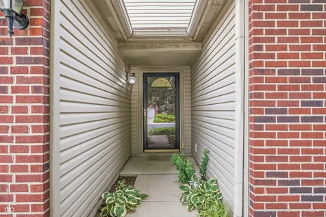 5624 N Jamestown Mccordsville IN 46055