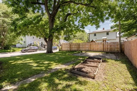 1037 N Keystone Avenue Indianapolis IN 46201