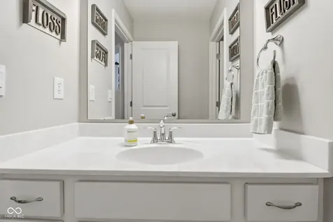 6897 Woodward Way Plainfield IN 46168