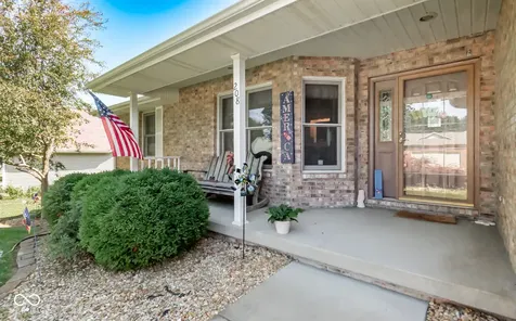 208 Springhill Seymour IN 47274