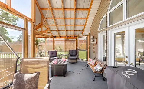 208 Springhill Seymour IN 47274