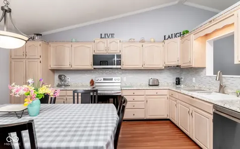 208 Springhill Seymour IN 47274