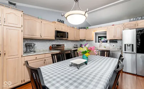 208 Springhill Seymour IN 47274