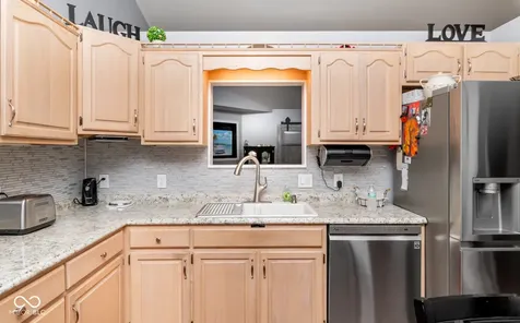 208 Springhill Seymour IN 47274