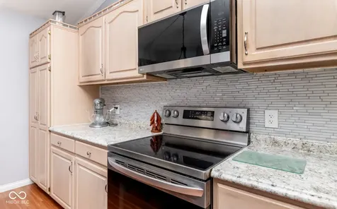 208 Springhill Seymour IN 47274