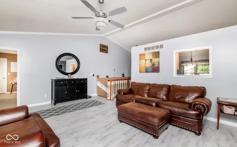 208 Springhill Seymour IN 47274