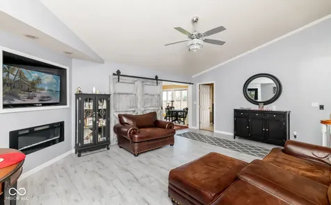 208 Springhill Seymour IN 47274
