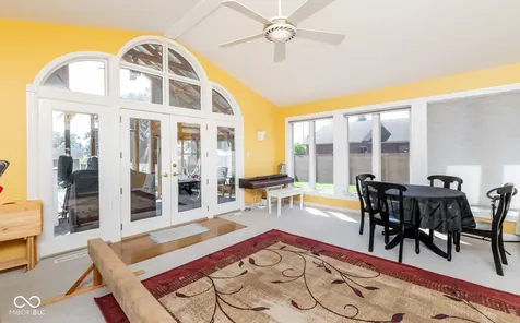 208 Springhill Seymour IN 47274