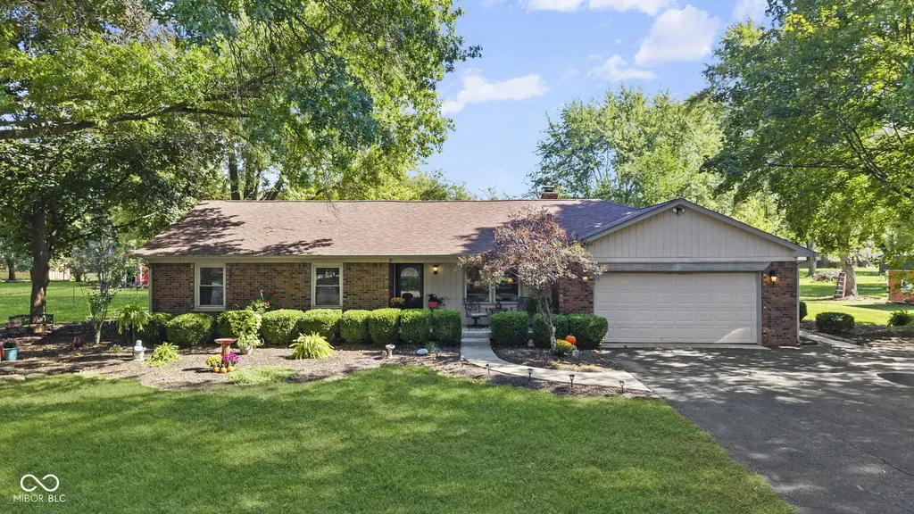 1393 S Buttercup Drive New Palestine IN 46163