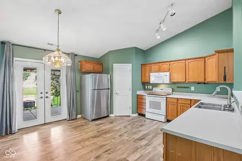 5812 Wooden Branch Indianapolis IN 46221