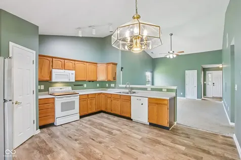 5812 Wooden Branch Indianapolis IN 46221