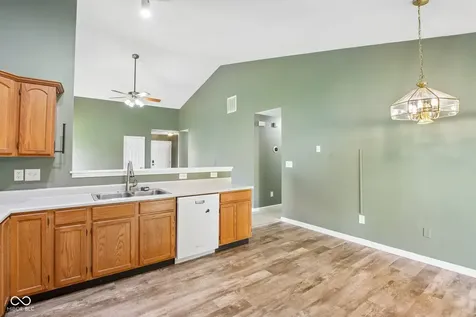 5812 Wooden Branch Indianapolis IN 46221