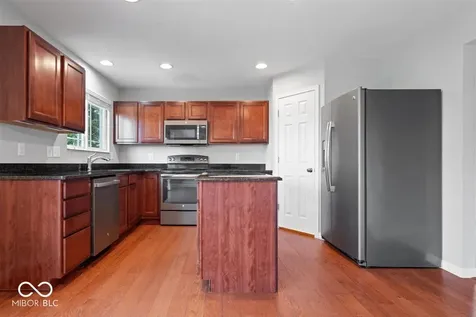 8682 N Dresden Drive Mccordsville IN 46055