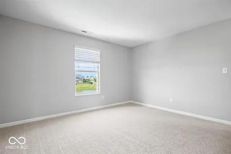 8682 N Dresden Drive Mccordsville IN 46055