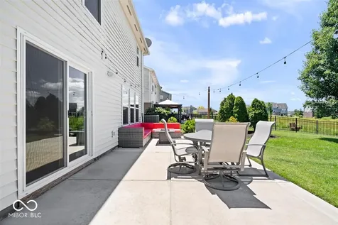 8682 N Dresden Drive Mccordsville IN 46055