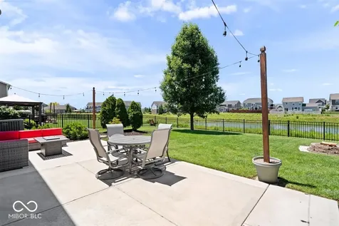8682 N Dresden Drive Mccordsville IN 46055
