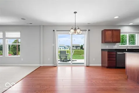 8682 N Dresden Drive Mccordsville IN 46055