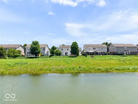 8682 N Dresden Drive Mccordsville IN 46055