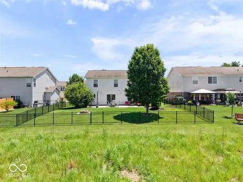8682 N Dresden Drive Mccordsville IN 46055