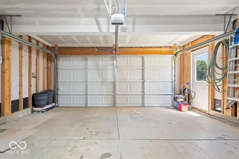 8682 N Dresden Drive Mccordsville IN 46055