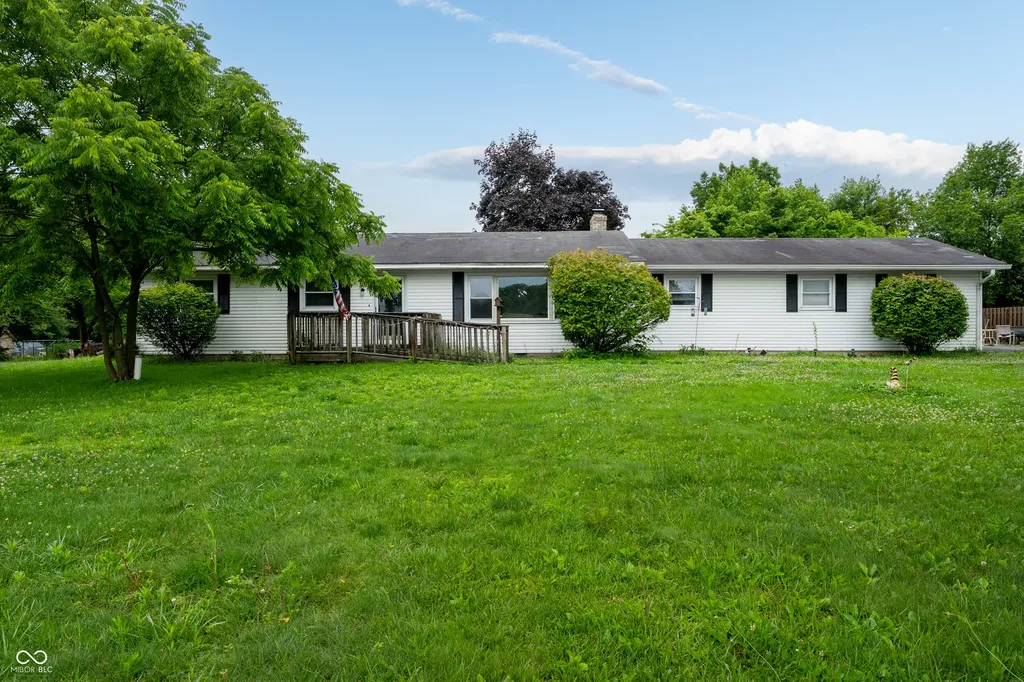 1647 N County Road 425 E Avon IN 46123