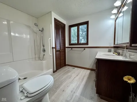 809 Curtis Crawfordsville IN 47933