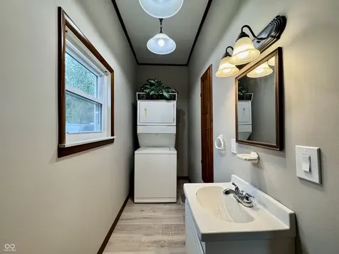 809 Curtis Crawfordsville IN 47933