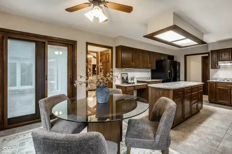 255 Camden Drive Zionsville IN 46077