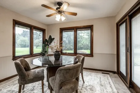 255 Camden Drive Zionsville IN 46077
