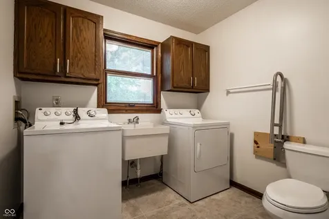 255 Camden Drive Zionsville IN 46077