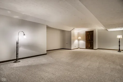 255 Camden Drive Zionsville IN 46077