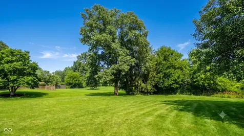 255 Camden Drive Zionsville IN 46077