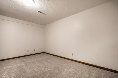 255 Camden Drive Zionsville IN 46077