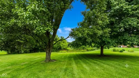 255 Camden Drive Zionsville IN 46077