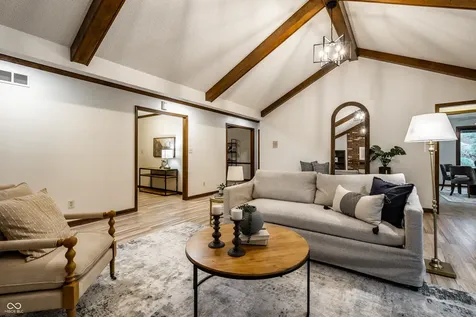 255 Camden Drive Zionsville IN 46077