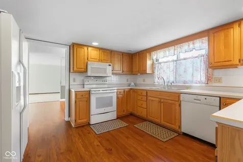 3525 River Rd Drive Columbus IN 47203