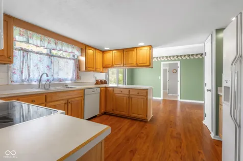 3525 River Rd Drive Columbus IN 47203