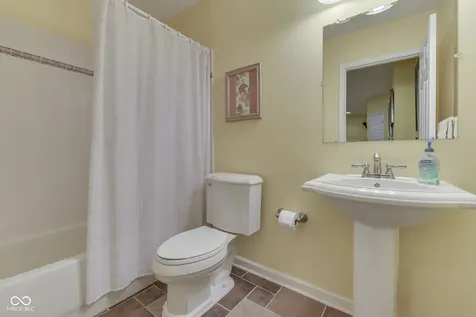 4814 Goldenrain Court Indianapolis IN 46237