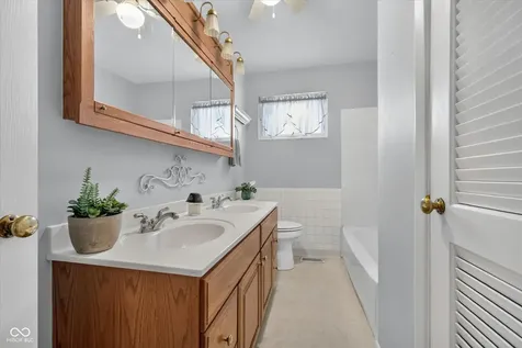 9305 E Thompson Road Indianapolis IN 46239