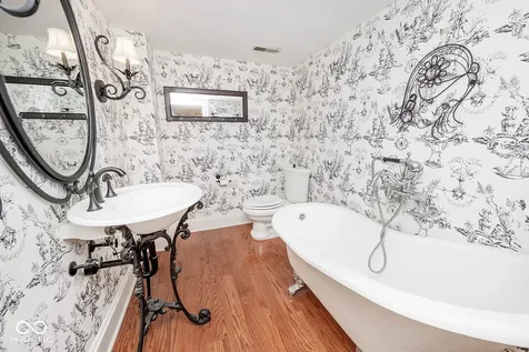 4909 Fall Creek Road Indianapolis IN 46220
