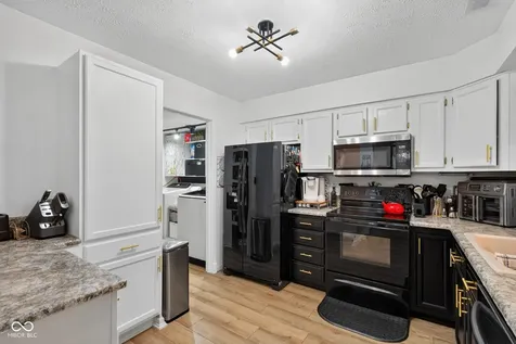 9209 Sea Pine Lane Indianapolis IN 46250