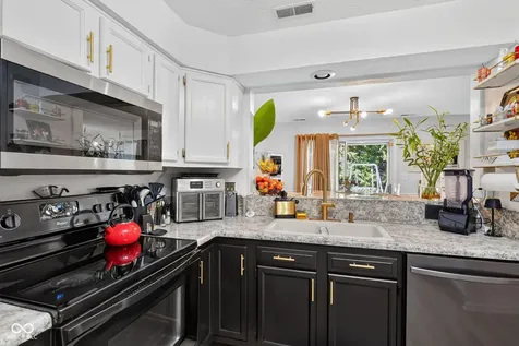 9209 Sea Pine Lane Indianapolis IN 46250