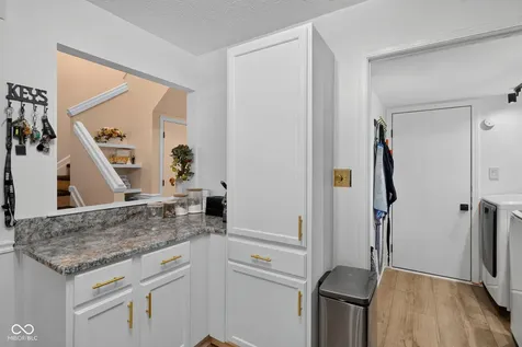 9209 Sea Pine Lane Indianapolis IN 46250