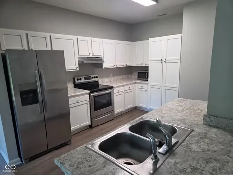 1623 Capra Court Beech Grove IN 46107