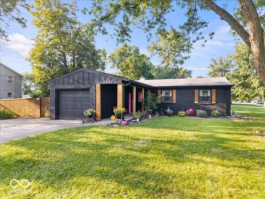 8807 Moll Drive Fishers IN 46038