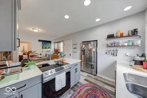 4578 Carrollton Avenue Indianapolis IN 46205