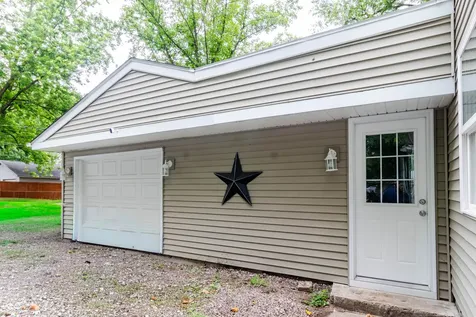 2011 Rosewood Avenue Anderson IN 46011