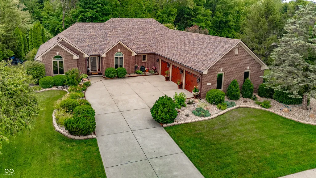 1517 Cherry Tree Road Avon IN 46123