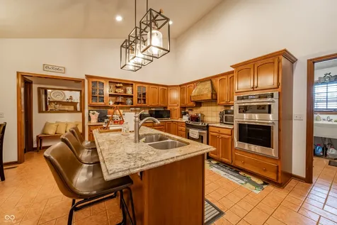 1517 Cherry Tree Road Avon IN 46123